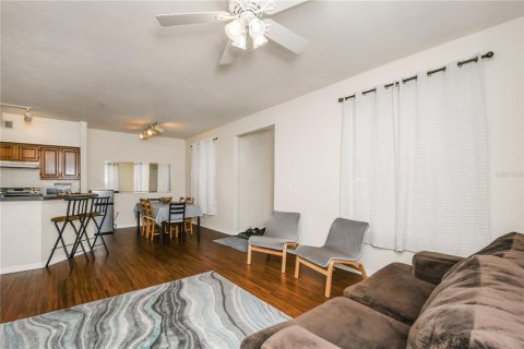 Condo in Orlando, Florida, 3 bedrooms  № 1386694 - photo 10