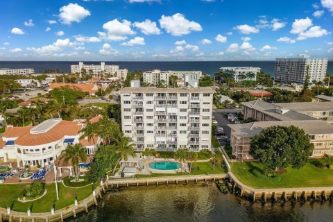 Condominio en venta en Deerfield Beach, Florida, 2 dormitorios, 79.9 m2 № 1175361 - foto 5