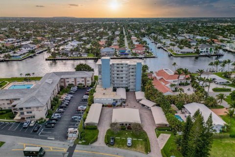 Condo in Deerfield Beach, Florida, 2 bedrooms  № 1175361 - photo 12