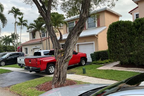 Townhouse in Pembroke Pines, Florida 3 bedrooms, 138.98 sq.m. № 1207321 - photo 27