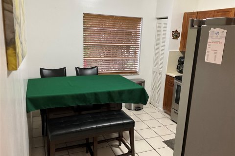 Adosado en venta en Pembroke Pines, Florida, 3 dormitorios, 138.98 m2 № 1207321 - foto 14