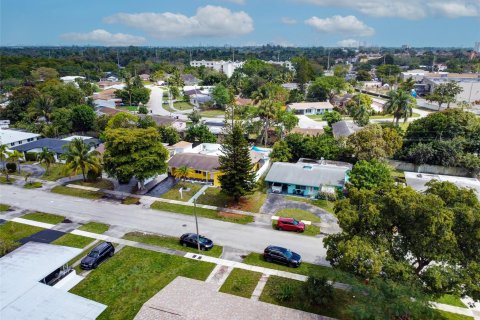 House in Fort Lauderdale, Florida 3 bedrooms, 140.56 sq.m. № 1055082 - photo 27