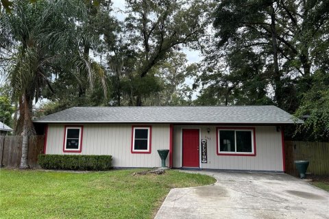 House in Ocala, Florida 3 bedrooms, 101.91 sq.m. № 1409560 - photo 1