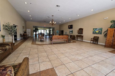 Condo in North Lauderdale, Florida, 2 bedrooms  № 1228395 - photo 18