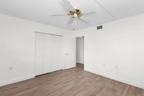 Copropriété à vendre à Stuart, Floride: 2 chambres, 95.88 m2 № 1065946 - photo 17