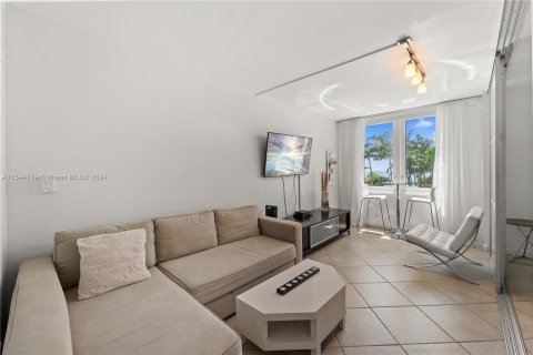 Condominio en venta en Miami Beach, Florida, 61.32 m2 № 1047179 - foto 12
