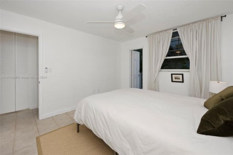 Condo in Miami Beach, Florida, 1 bedroom  № 1397008 - photo 19