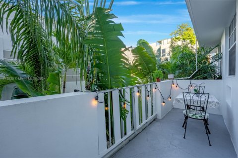 Condo in Miami Beach, Florida, 1 bedroom  № 1397008 - photo 23