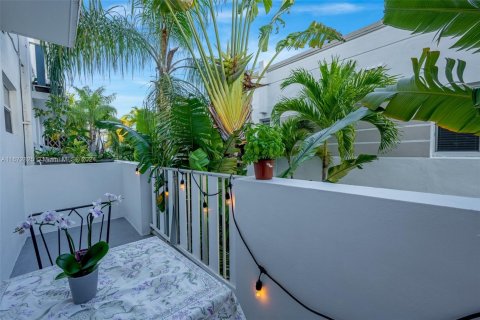 Condo in Miami Beach, Florida, 1 bedroom  № 1397008 - photo 24