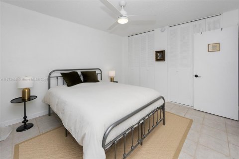 Condo in Miami Beach, Florida, 1 bedroom  № 1397008 - photo 20