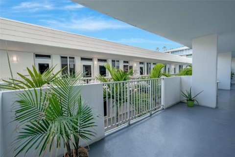 Condo in Miami Beach, Florida, 1 bedroom  № 1397008 - photo 7