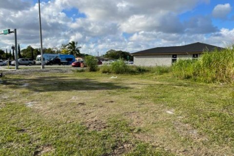 Terreno en venta en Miami, Florida № 1022254 - foto 1