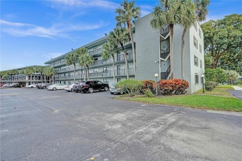 Copropriété à vendre à Boca Raton, Floride: 2 chambres, 94.3 m2 № 1037983 - photo 9