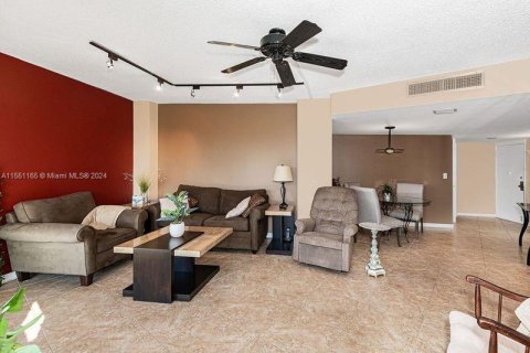 Condominio en venta en Aventura, Florida, 2 dormitorios, 92.34 m2 № 1067664 - foto 13