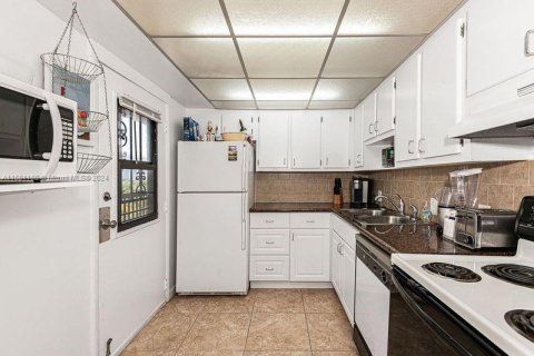 Condominio en venta en Aventura, Florida, 2 dormitorios, 92.34 m2 № 1067664 - foto 6