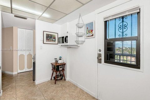 Condominio en venta en Aventura, Florida, 2 dormitorios, 92.34 m2 № 1067664 - foto 8