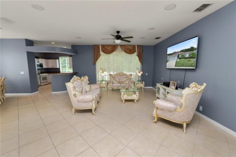 House in Lakeland, Florida 3 bedrooms, 198.81 sq.m. № 1353214 - photo 11