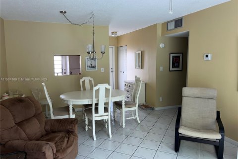 Copropriété à vendre à Lauderhill, Floride: 2 chambres, 80.82 m2 № 1206196 - photo 13