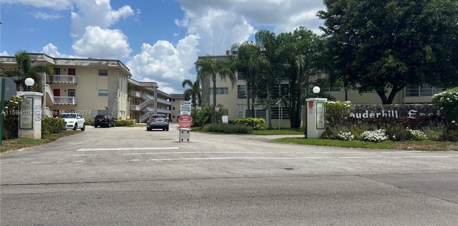 Condo in Lauderhill, Florida, 2 bedrooms  № 1206196