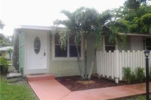 House in Tamarac, Florida 1 bedroom, 51.1 sq.m. № 1029684 - photo 5