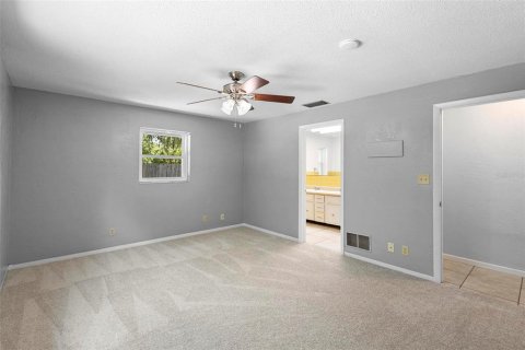 House in DeLand, Florida 3 bedrooms, 197.7 sq.m. № 1299974 - photo 20