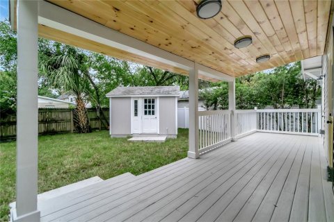 House in Tampa, Florida 3 bedrooms, 108.88 sq.m. № 1324428 - photo 23