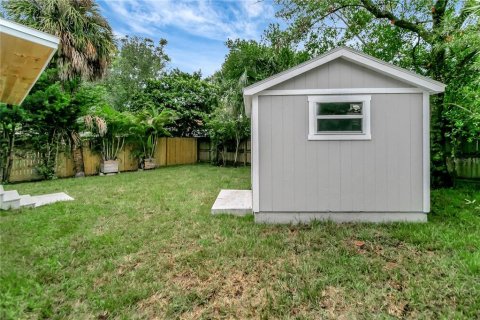 House in Tampa, Florida 3 bedrooms, 108.88 sq.m. № 1324428 - photo 24