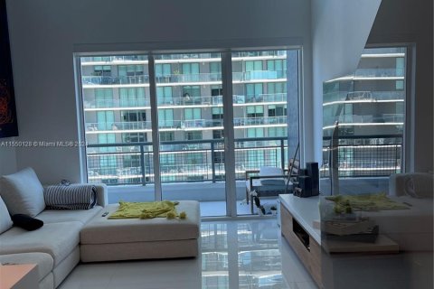 Condominio en venta en Miami, Florida, 1 dormitorio, 81.48 m2 № 1064870 - foto 9