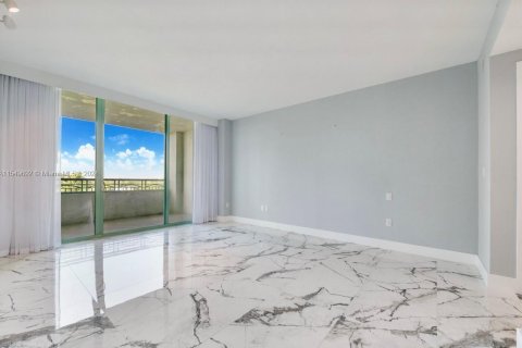 Condominio en alquiler en Miami, Florida, 2 dormitorios, 143.07 m2 № 1064867 - foto 9