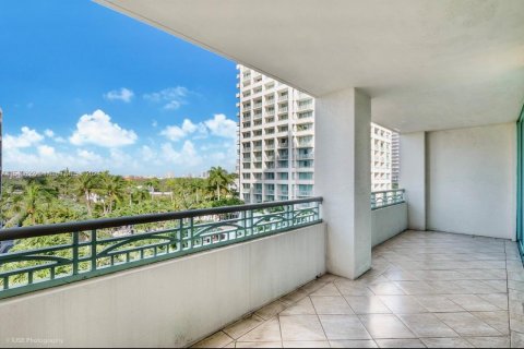 Condominio en alquiler en Miami, Florida, 2 dormitorios, 143.07 m2 № 1064867 - foto 6