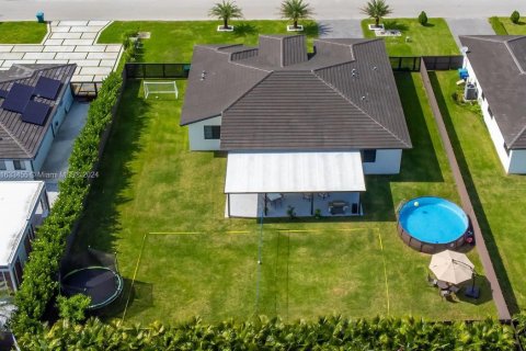 Villa ou maison à vendre à Miami, Floride: 4 chambres, 233.28 m2 № 1293905 - photo 4