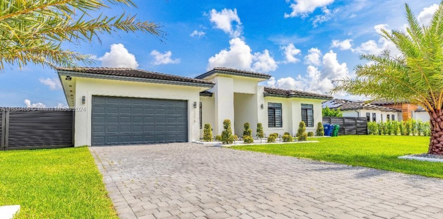 Villa ou maison à Miami, Floride 4 chambres, 233.28 m2 № 1293905