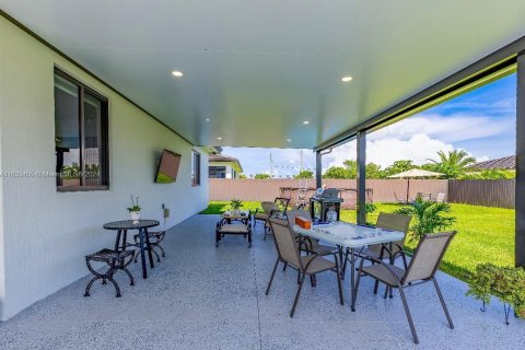 Villa ou maison à vendre à Miami, Floride: 4 chambres, 233.28 m2 № 1293905 - photo 27