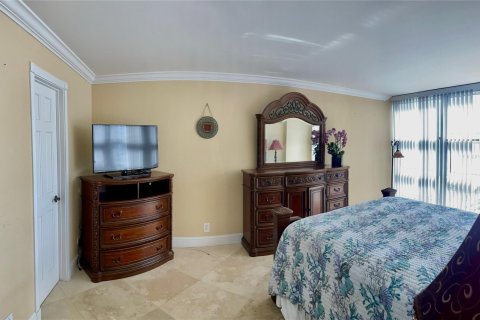 Condo in Pompano Beach, Florida, 2 bedrooms  № 1160012 - photo 2