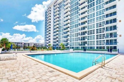 Condominio en venta en Pompano Beach, Florida, 2 dormitorios, 104.52 m2 № 1160012 - foto 3