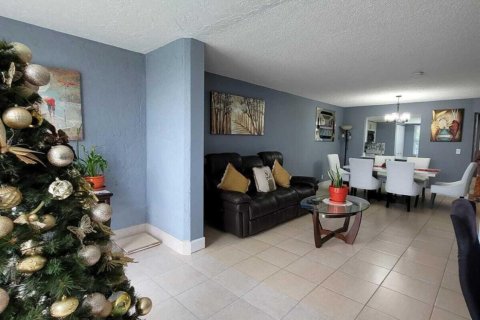 Condo in Margate, Florida, 2 bedrooms  № 1160009 - photo 24