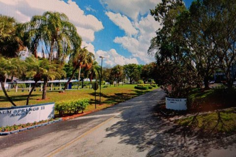 Condo in Margate, Florida, 2 bedrooms  № 1160009 - photo 1