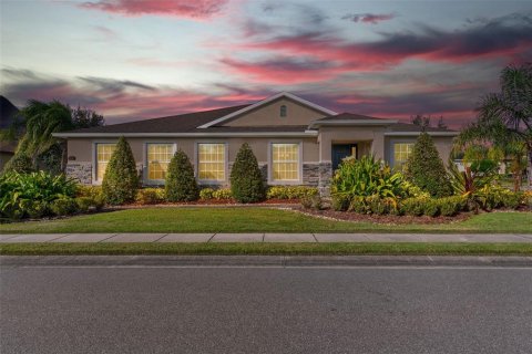 House in Lakeland, Florida 4 bedrooms, 285.58 sq.m. № 1427836 - photo 1