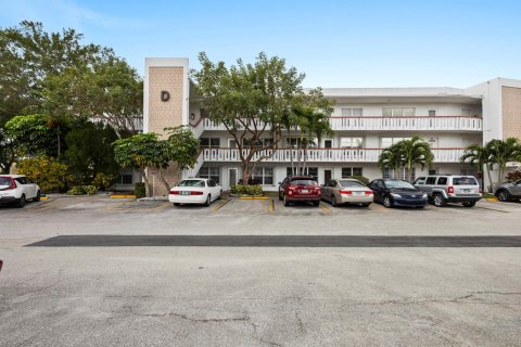 Condo in West Palm Beach, Florida, 2 bedrooms  № 1045404 - photo 14