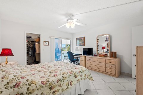 Condo in West Palm Beach, Florida, 2 bedrooms  № 1045404 - photo 18