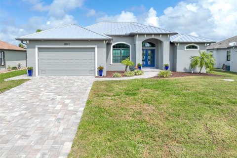 Casa en venta en Port Charlotte, Florida, 3 dormitorios, 209.77 m2 № 1045887 - foto 1
