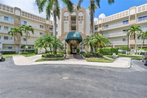 Condo in Tamarac, Florida, 2 bedrooms  № 1304796 - photo 28