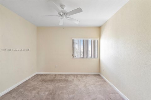 Condo in Tamarac, Florida, 2 bedrooms  № 1304796 - photo 14