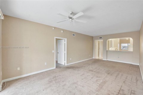 Condo in Tamarac, Florida, 2 bedrooms  № 1304796 - photo 20