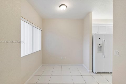 Condo in Tamarac, Florida, 2 bedrooms  № 1304796 - photo 7