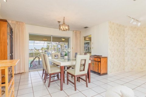 Villa ou maison à vendre à Punta Gorda, Floride: 3 chambres, 208.84 m2 № 1219932 - photo 10