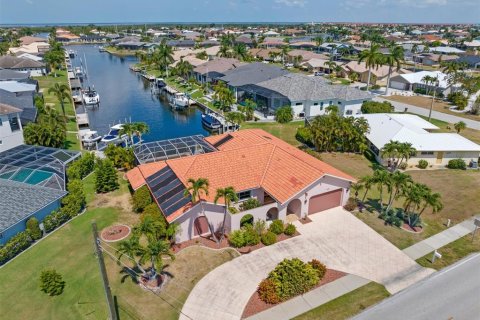 Villa ou maison à vendre à Punta Gorda, Floride: 3 chambres, 208.84 m2 № 1219932 - photo 1