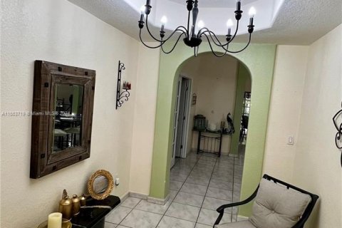 Casa en venta en Miami Lakes, Florida, 3 dormitorios, 177.72 m2 № 1098313 - foto 4