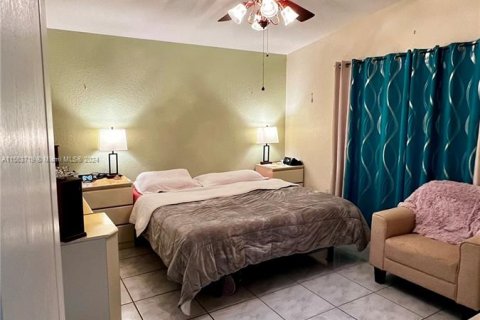 Casa en venta en Miami Lakes, Florida, 3 dormitorios, 177.72 m2 № 1098313 - foto 29