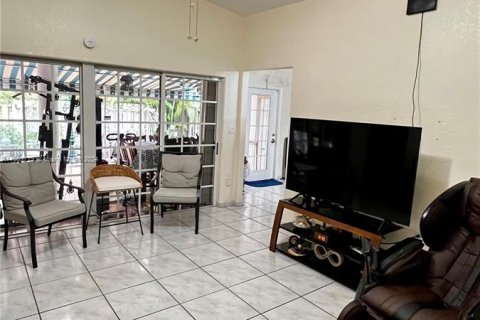 Casa en venta en Miami Lakes, Florida, 3 dormitorios, 177.72 m2 № 1098313 - foto 5